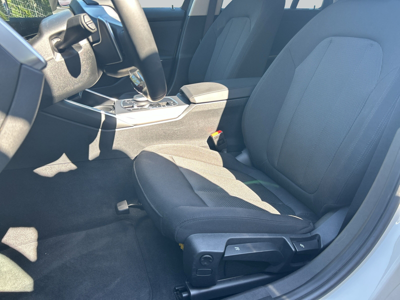 BMW 318 d Touring AHK LED Navi Komfortzugang — photo 10
