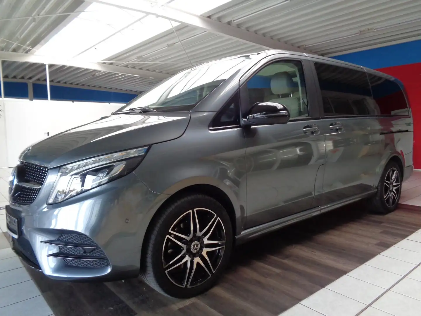 Mercedes-Benz V 300 lang AVANT.EDIT.AMG.4M,MBUX,Pano.ST.-Heiz. Grau - 2