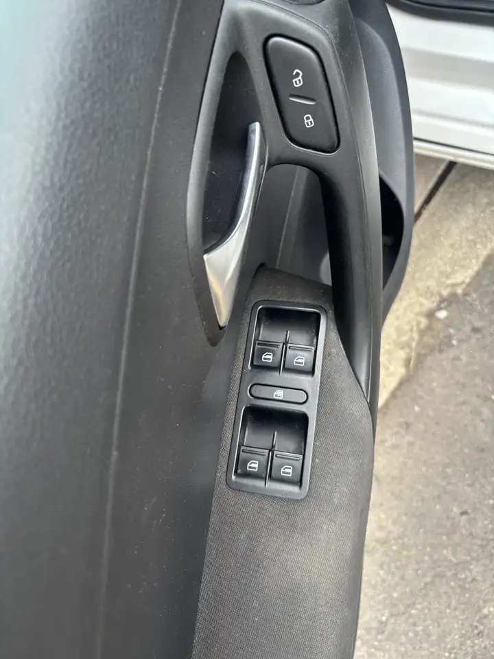 Volkswagen Polo Citadine 5 portes — photo 12
