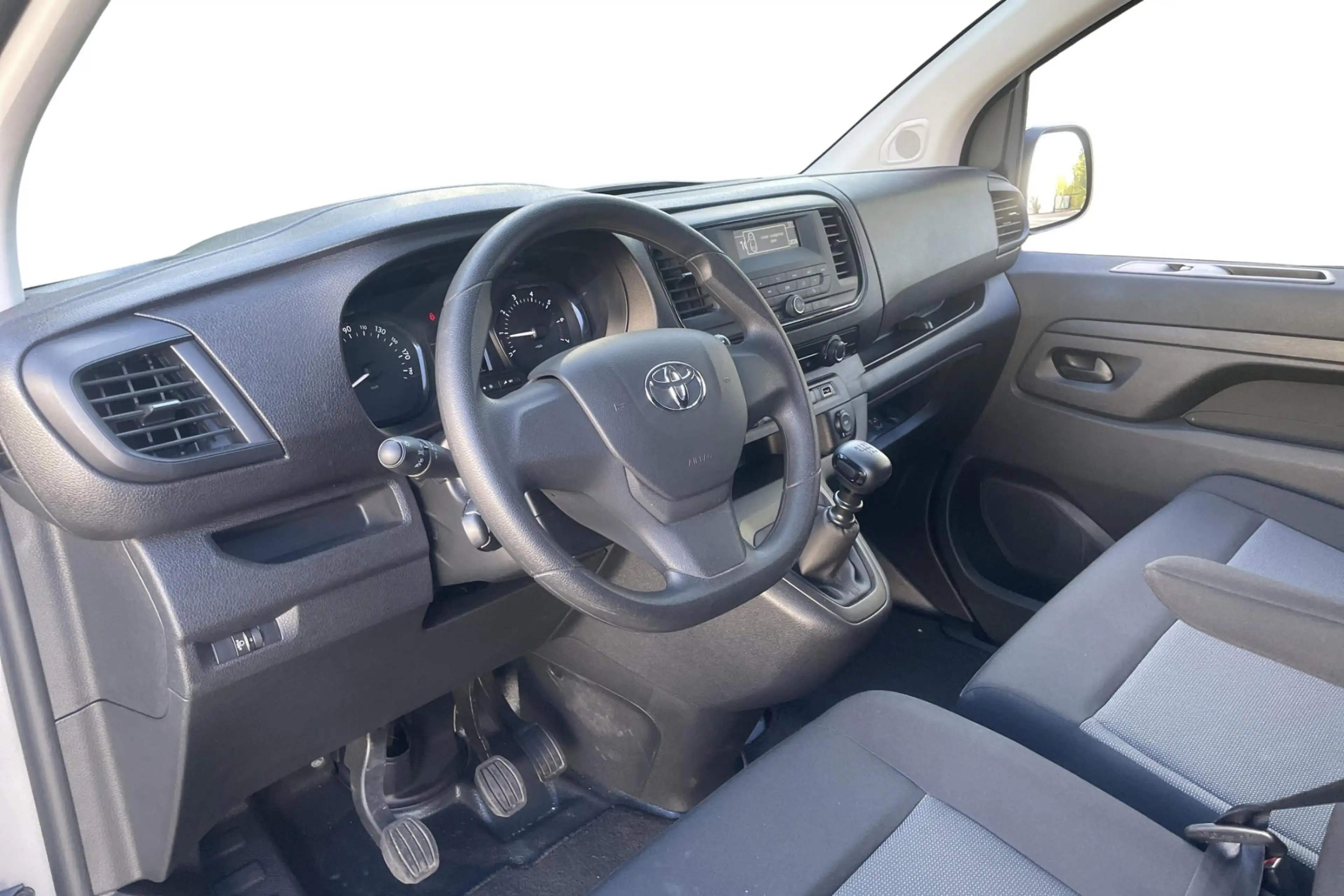 Toyota Proace 2.0D 106kW LWB Active + Cargo Pack - DEMO — photo 11