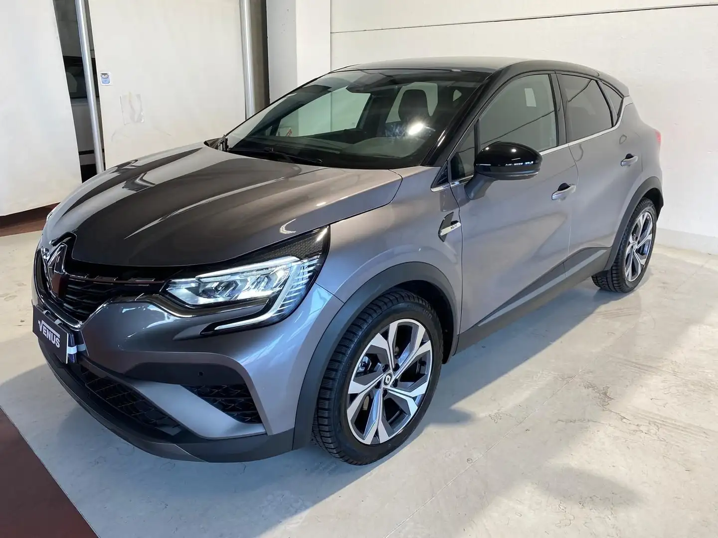 Renault Captur II 2019 Benzina 1.6 E-Tech hybrid RS Line 145cv a Grigio - 2
