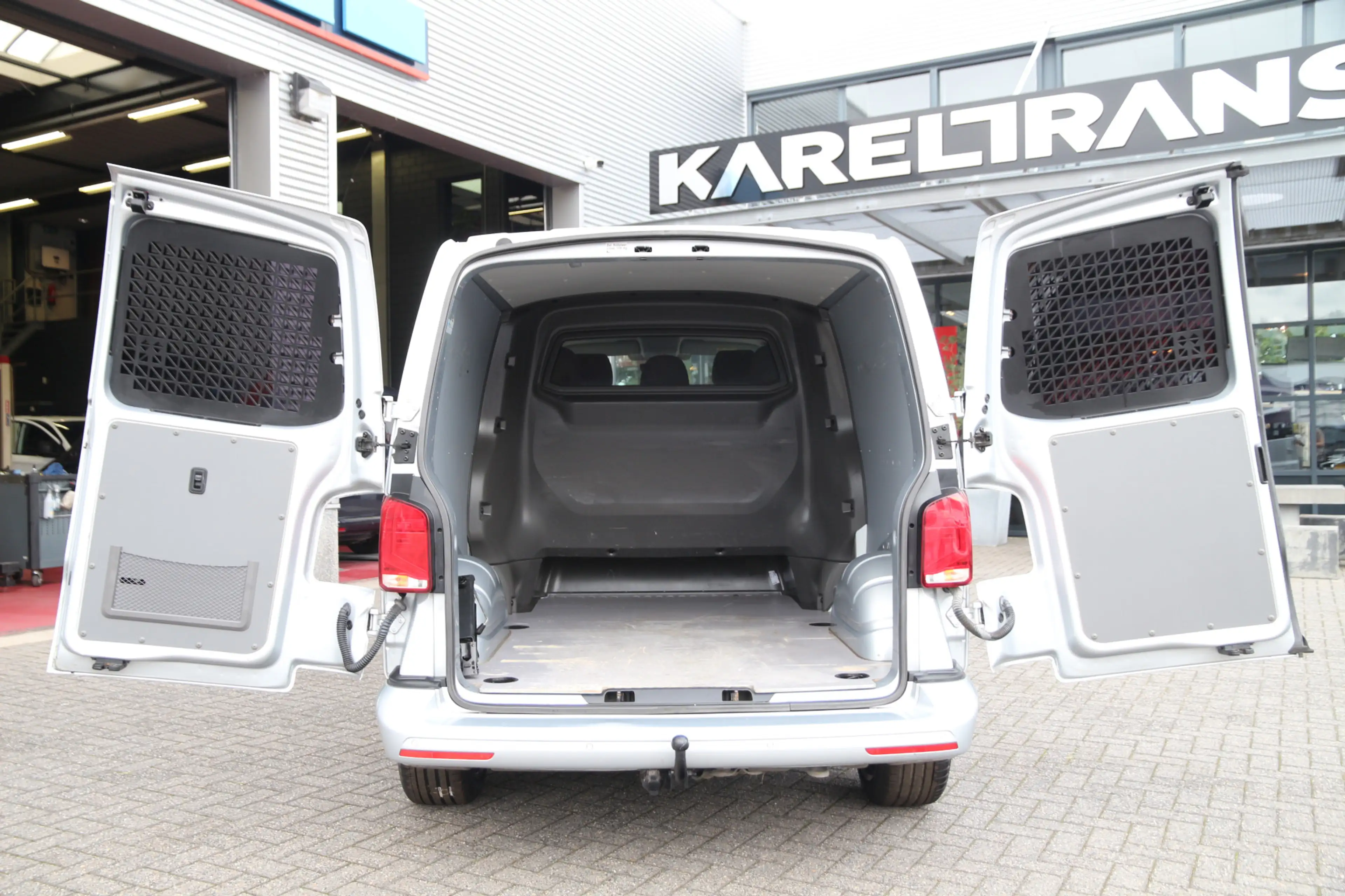 Volkswagen T6.1 Transporter 2.0 TDI 150 | Aut. | DC | L2H1 | LED | Cruise | Ai — photo 3