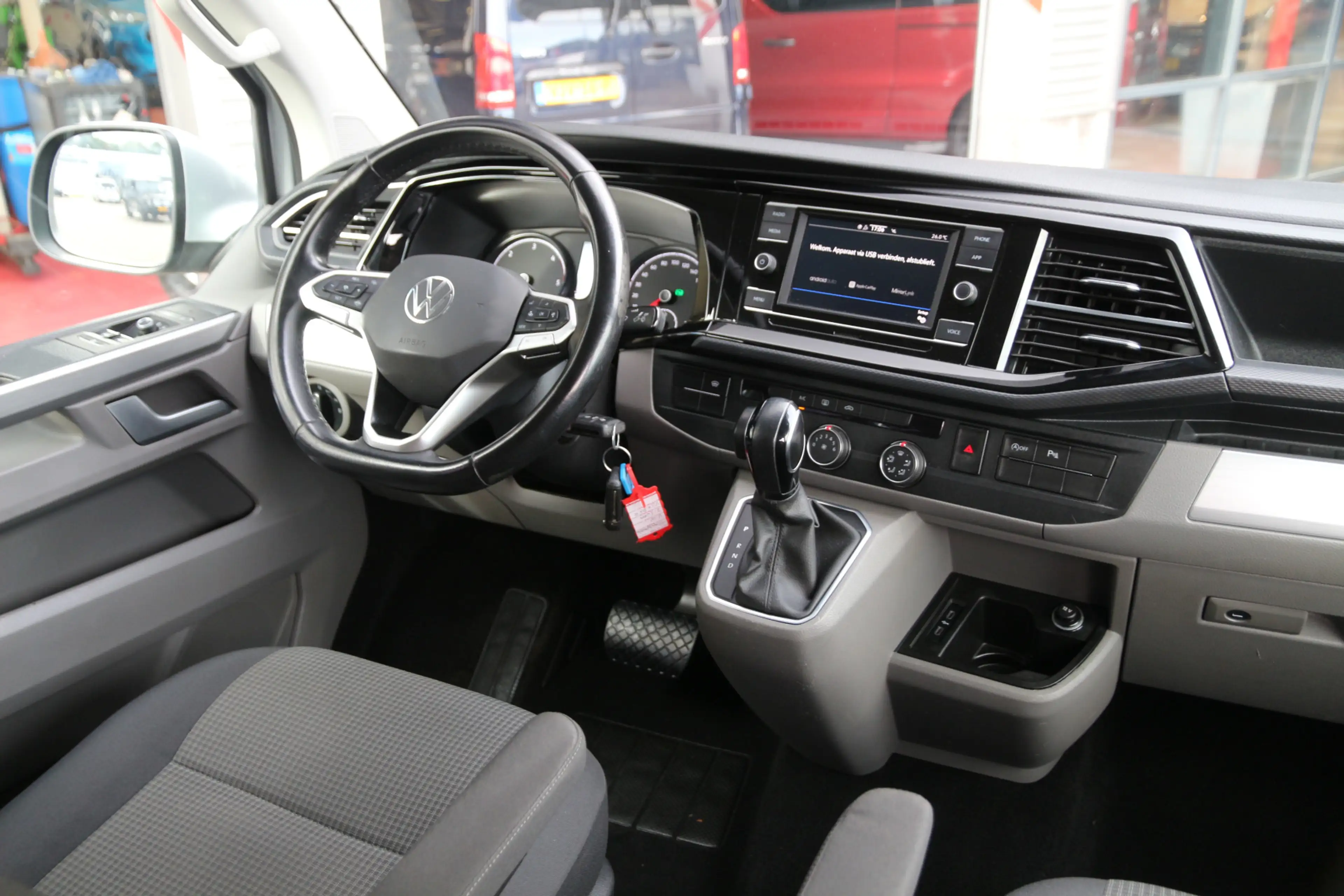 Volkswagen T6.1 Transporter 2.0 TDI 150 | Aut. | DC | L2H1 | LED | Cruise | Ai — photo 5