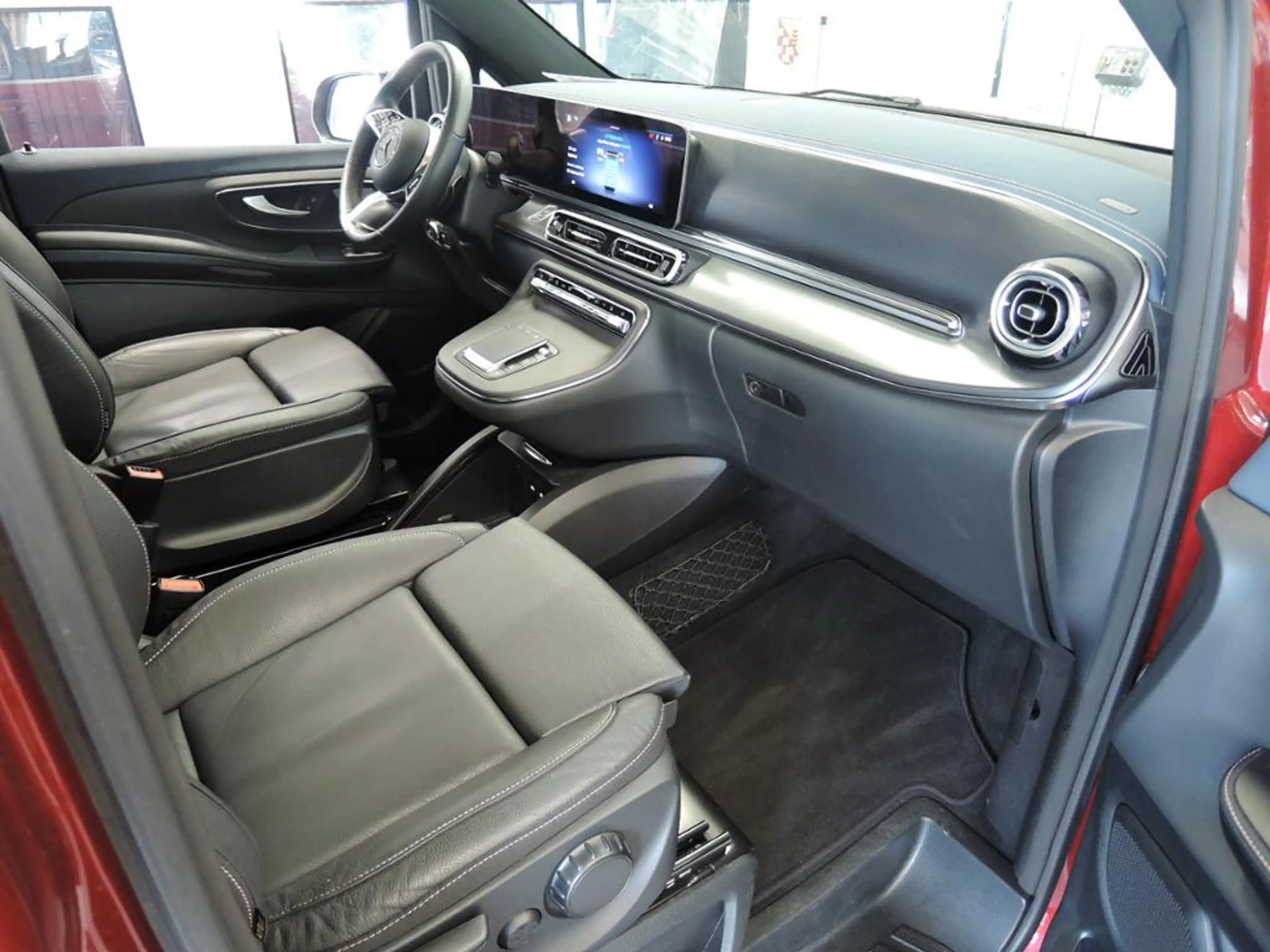 Mercedes-Benz EQV 300 AVANTGARDE Lang Panoramaschiebedach — photo 6