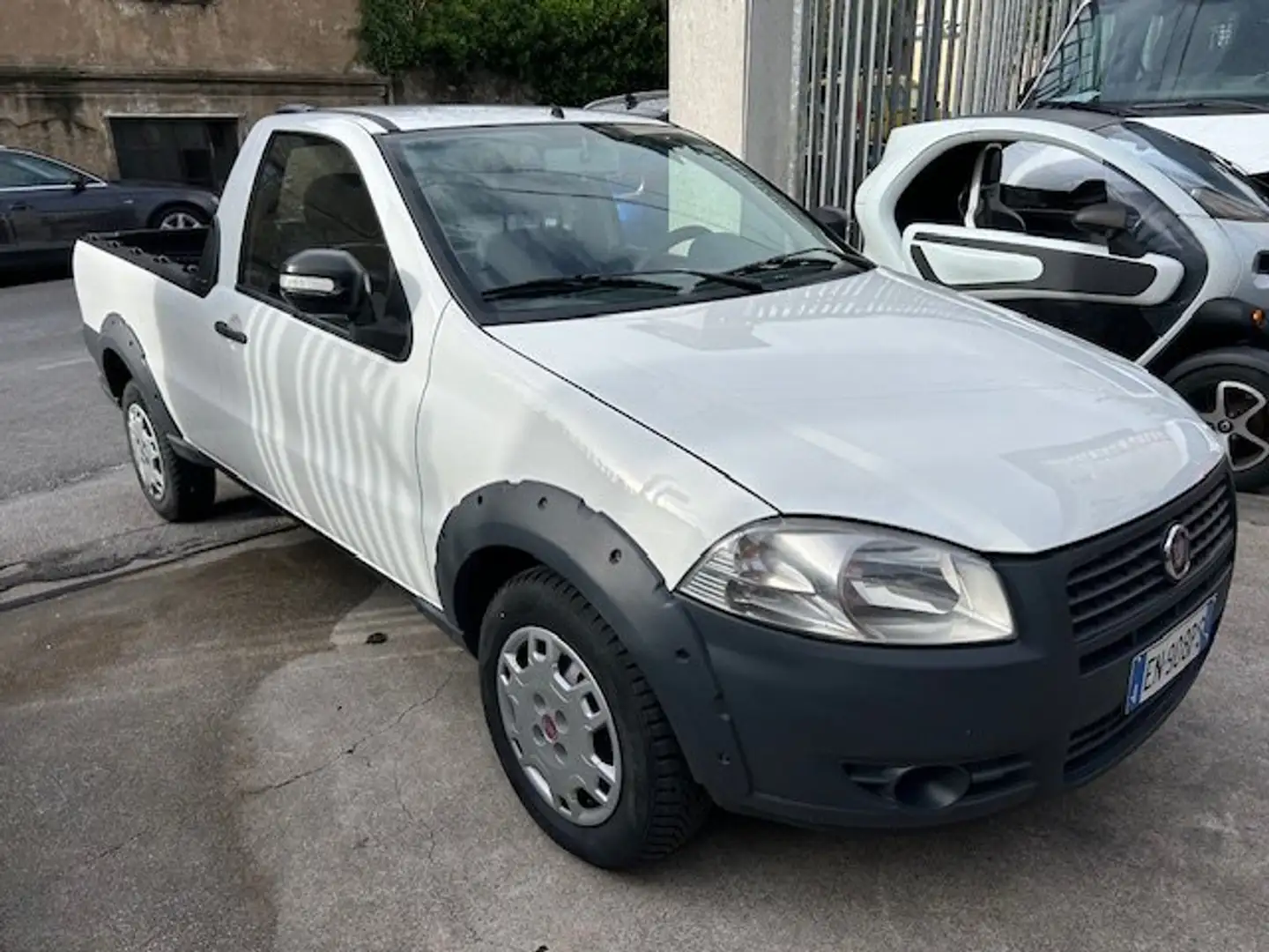 Fiat Strada TREKKING 1,3 MJ 95CV DIESEL SOLO KM 45000 CLIMA Wit - 1