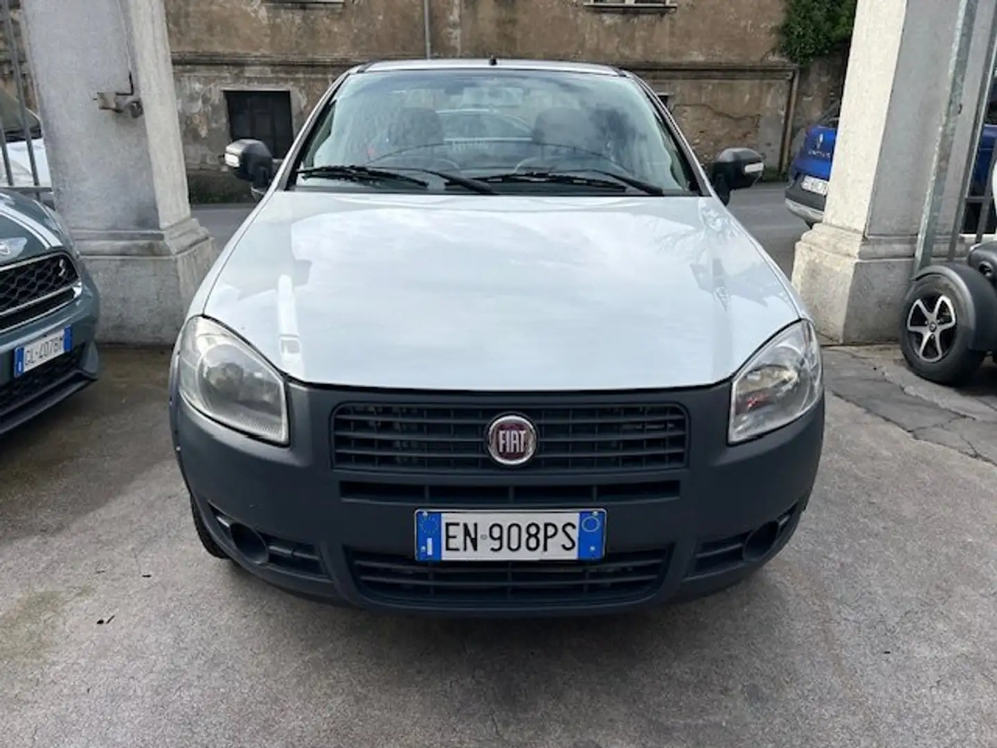 Fiat Strada TREKKING 1,3 MJ 95CV DIESEL SOLO KM 45000 CLIMA Beyaz - 2