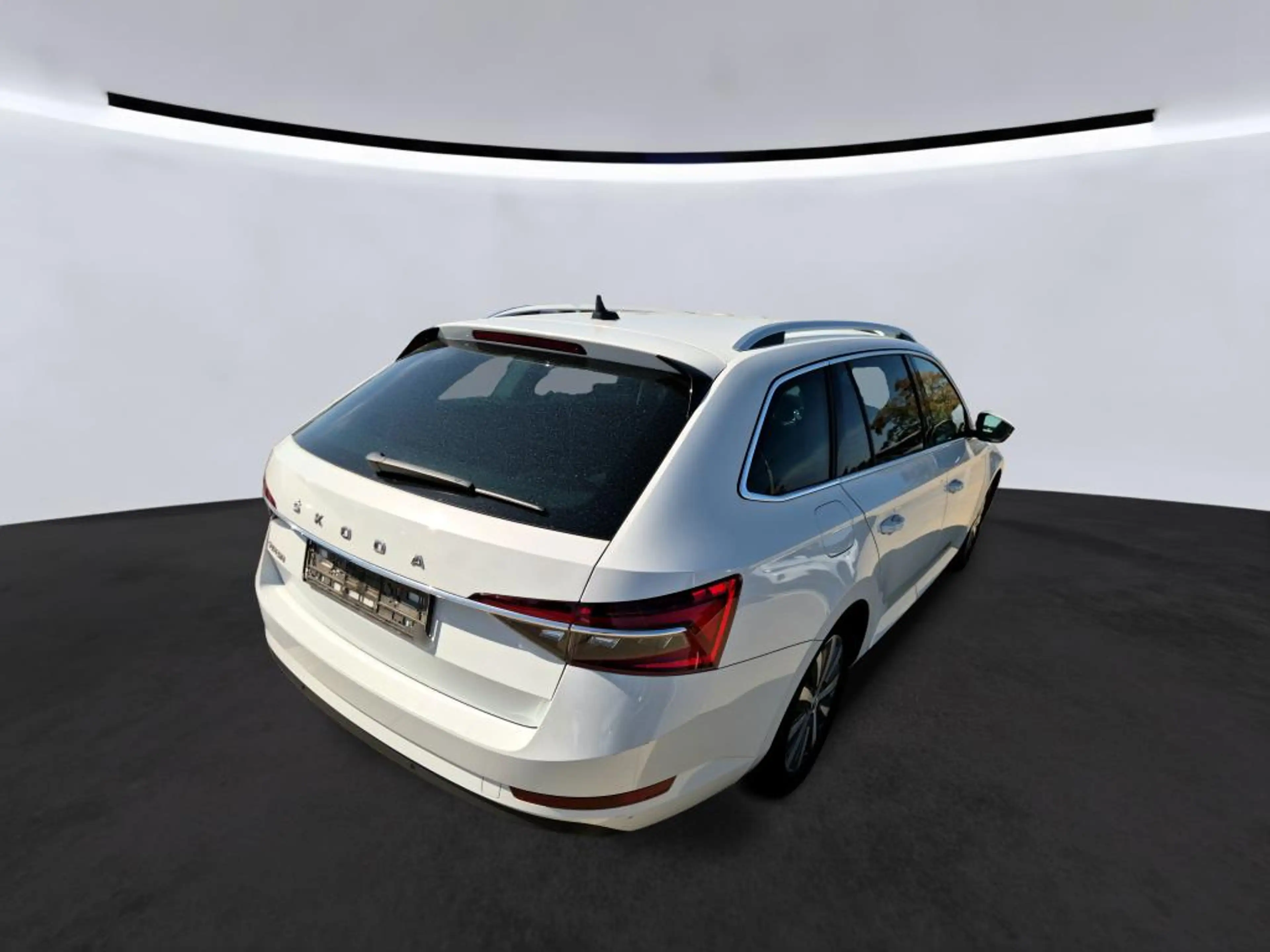 Skoda Superb Combi 2.0 TDI Style AHK NAVI ACC — photo 5