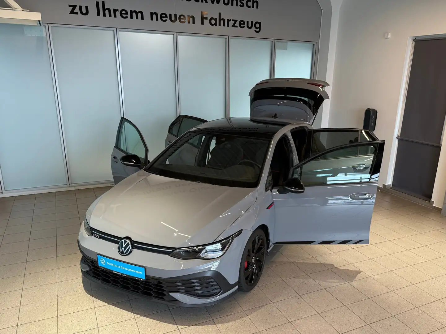 Volkswagen Golf GTI VIII 2.0 TSI Clubsport Black-Style, Pano, LED-Matr Сірий - 2