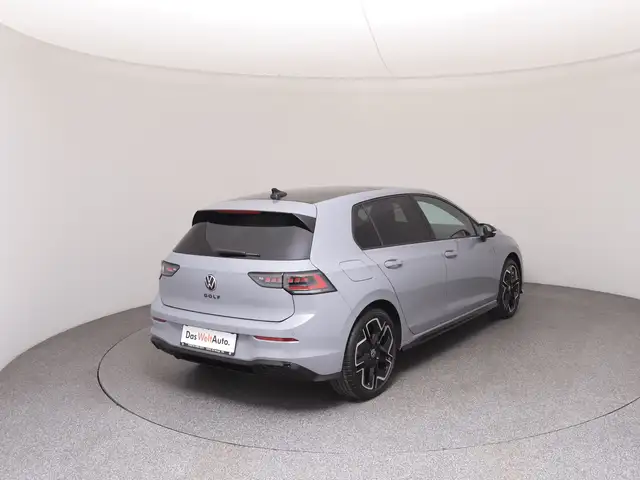 Volkswagen Golf view 4