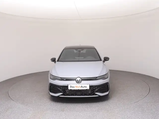 Volkswagen Golf view 3