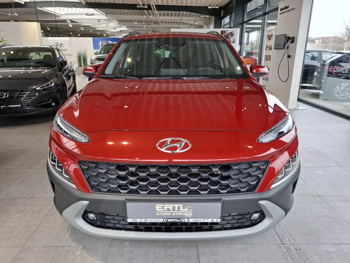 Hyundai KONA 1.6 GDi Hybrid Trend 2WD Rot - 2