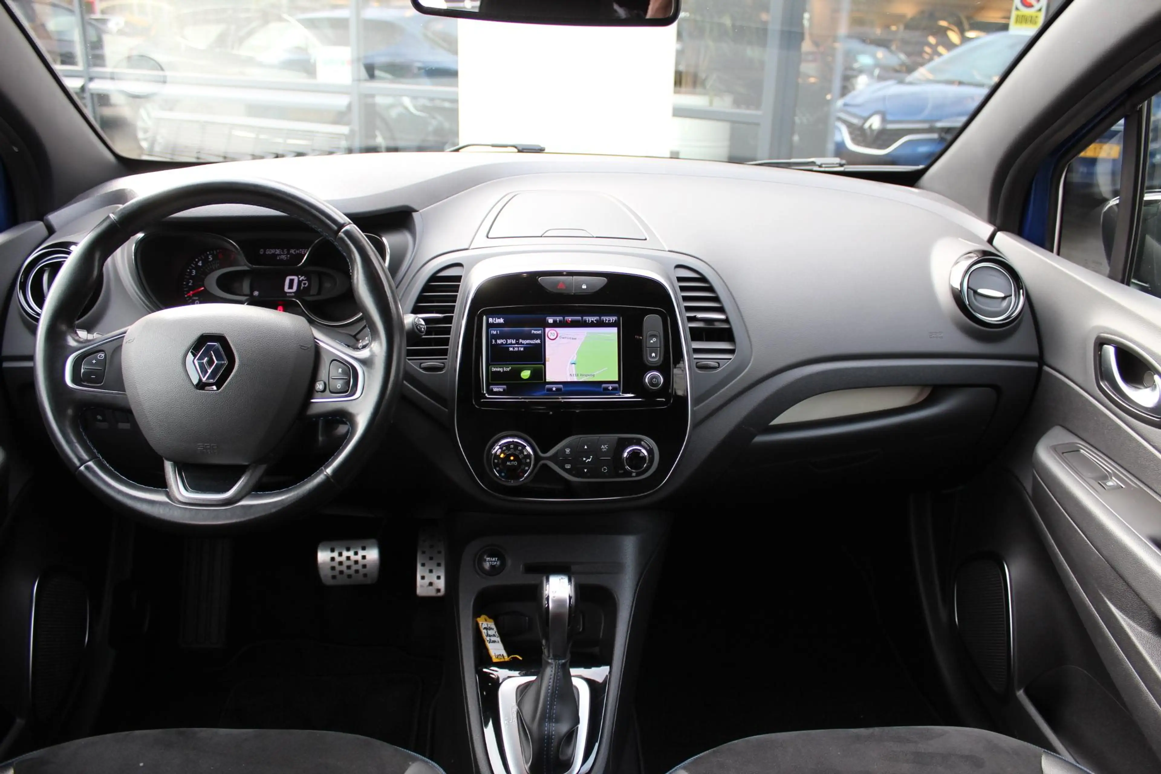 Renault Captur 1.3 TCe Version S — photo 11
