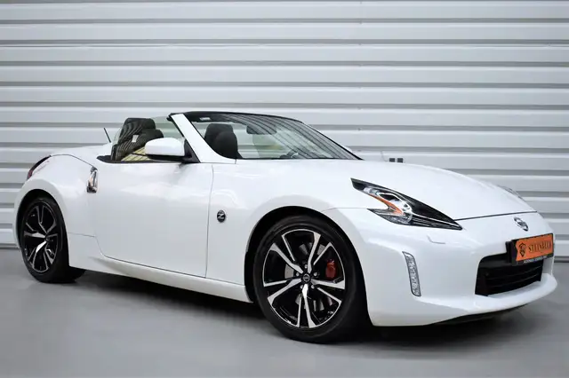 Nissan 370Z Roadster+Kamera+Navi+Bose+1.Hand+17.500KM