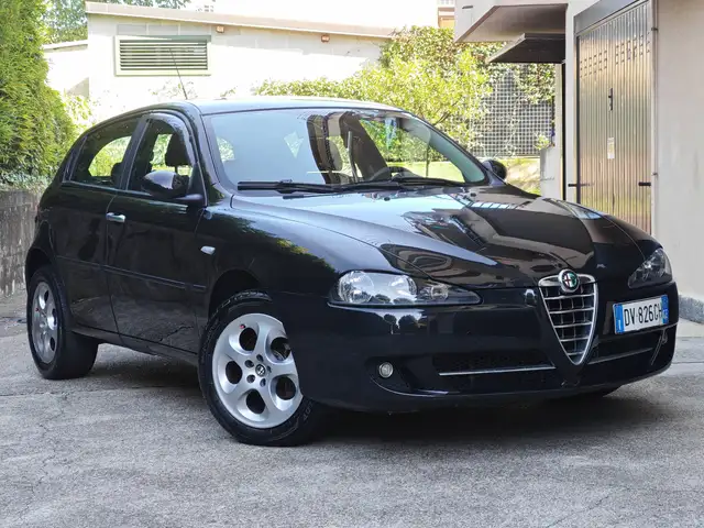 Alfa Romeo 147 1.6 BENZINA 105cv / 30.700km / Uniproprietario
