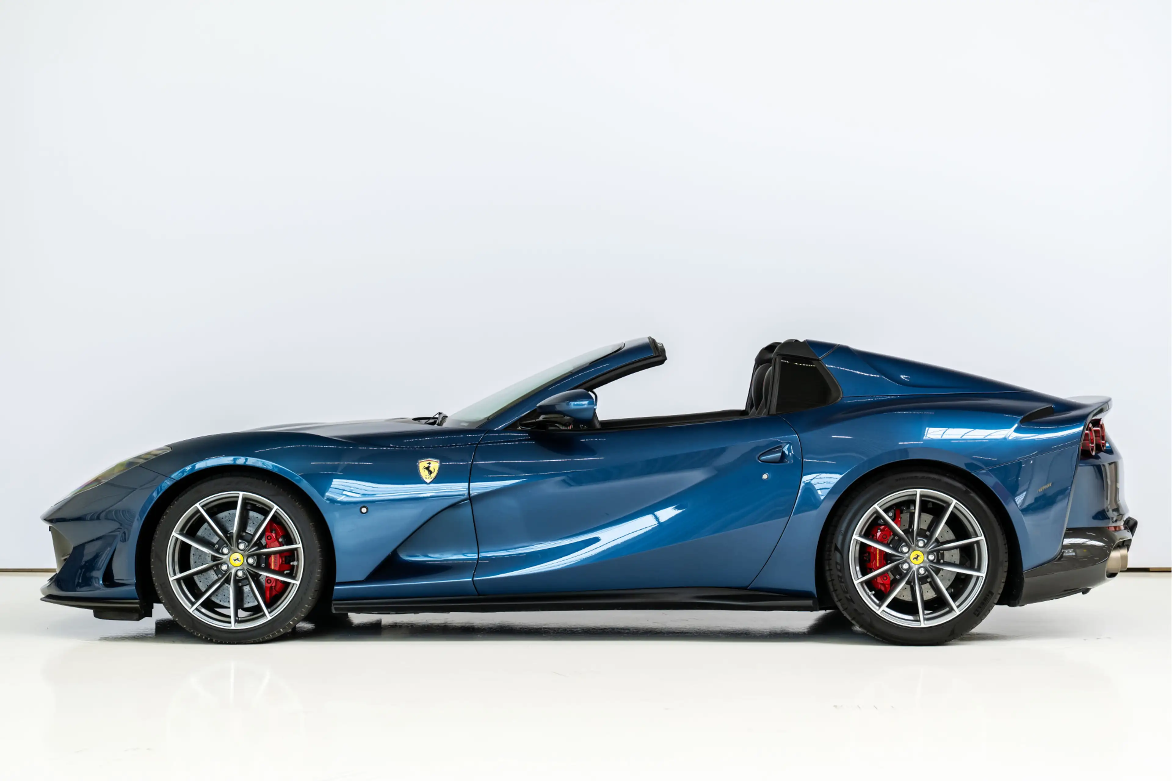Ferrari 812 GTS 6.5 V12 Carbon, Lift, Daytona, side display — photo 2