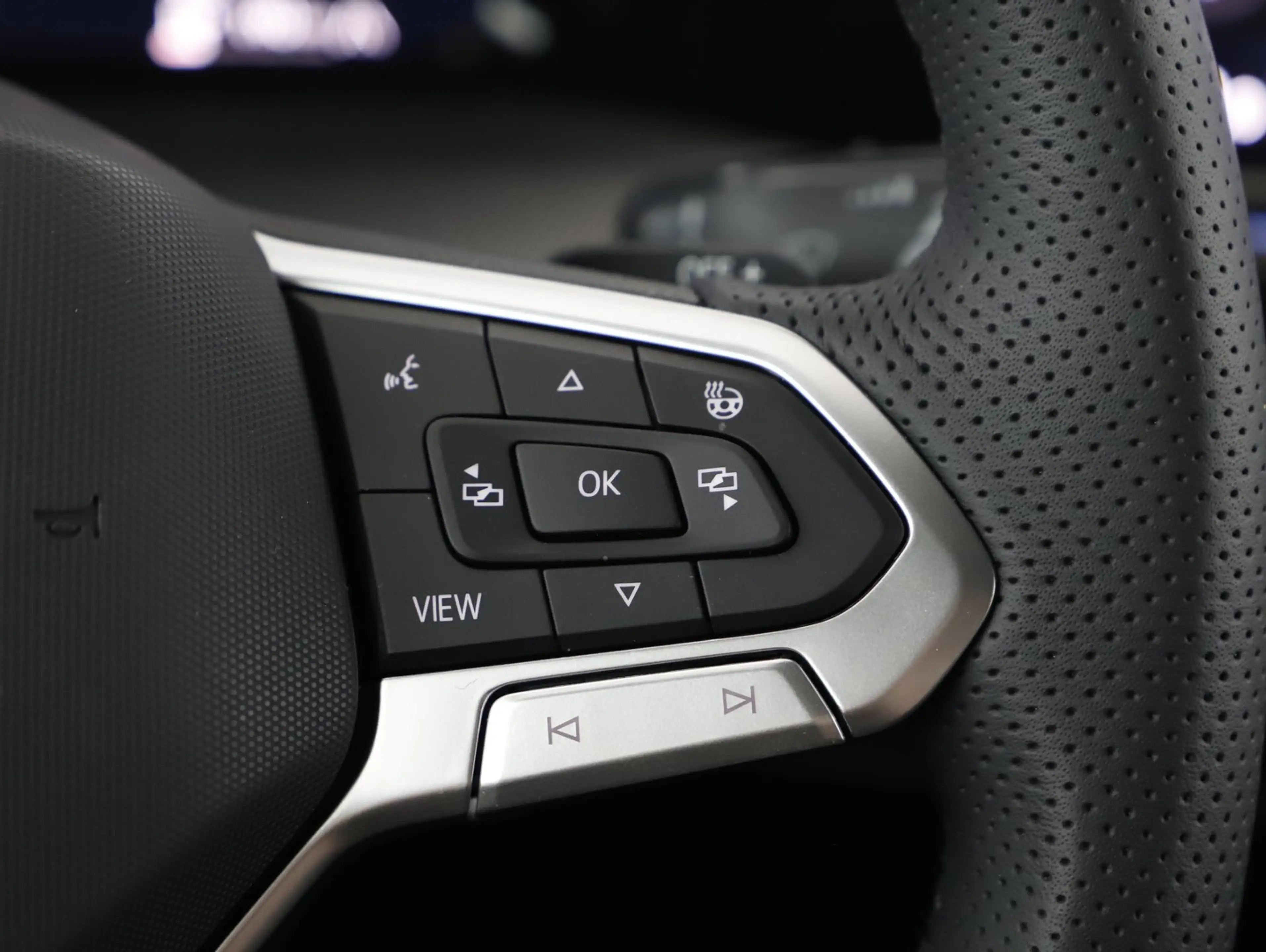 Volkswagen Golf R R-Line TDI DSG — photo 14