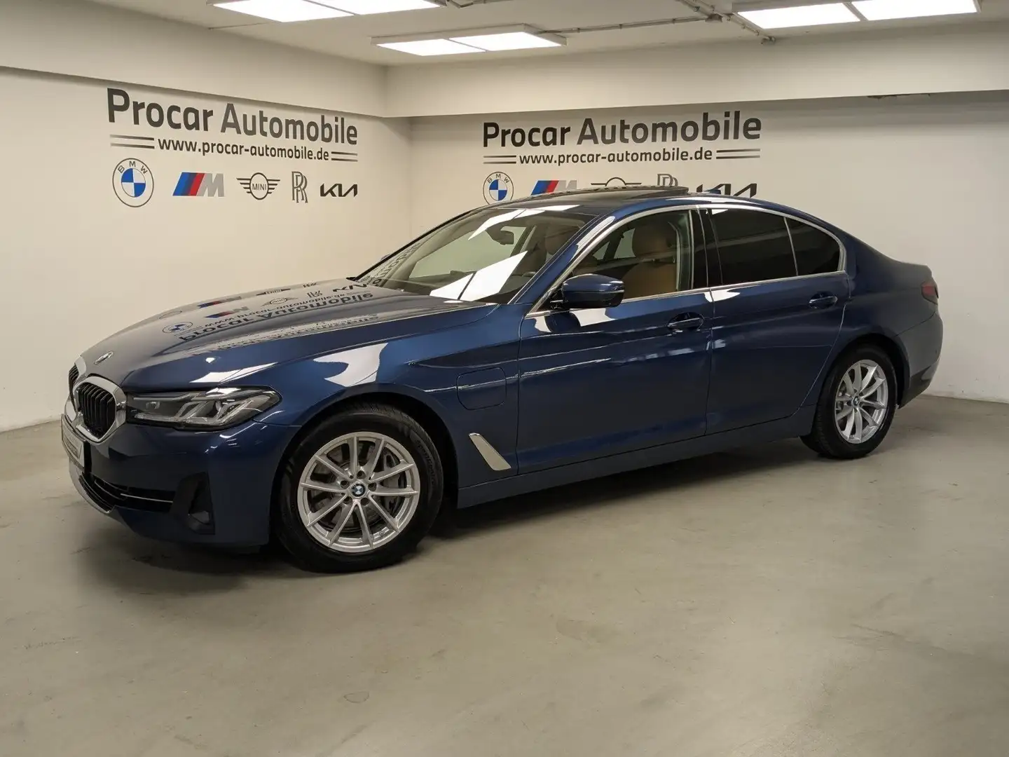 BMW 545 e xDrive LASER SHZ DA Prof PA+  HUD DAB Live 0,5% Blu/Azzurro - 2