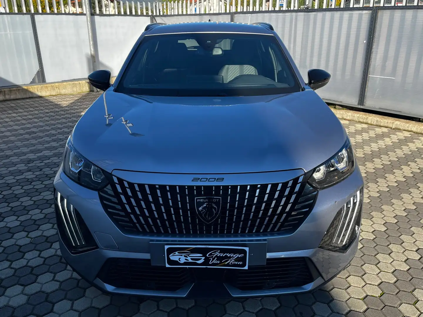 Peugeot 2008 2008 1.2 puretech Allure s Zilver - 2