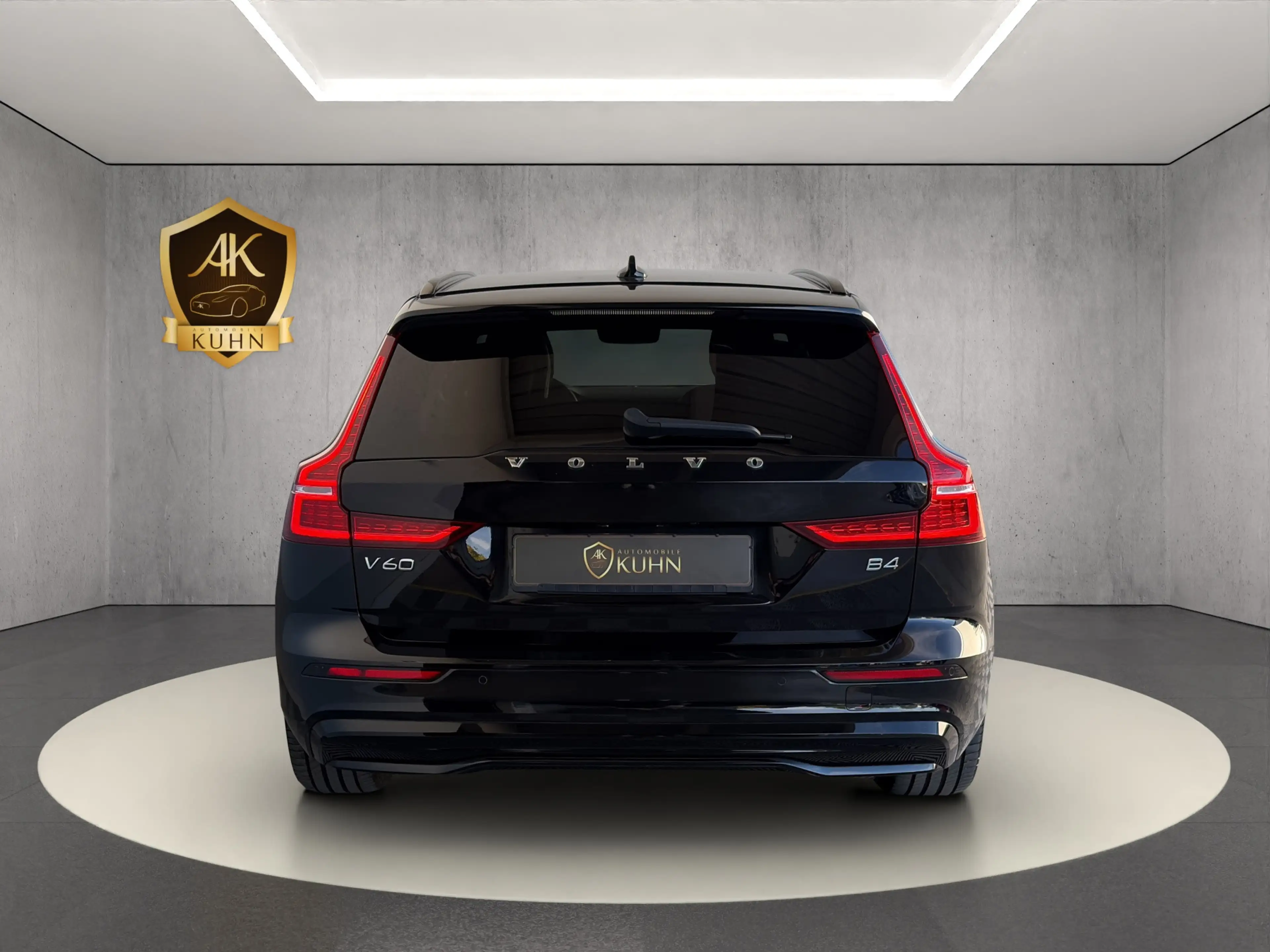 Volvo V60 B4*PLUS DARK*PILOT ASS*R.KAM*HARMAN K*4xSHZ* — photo 7