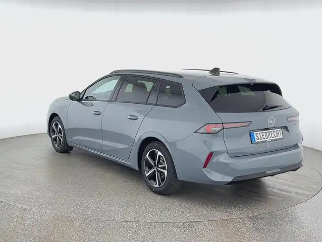 Opel Astra view 5