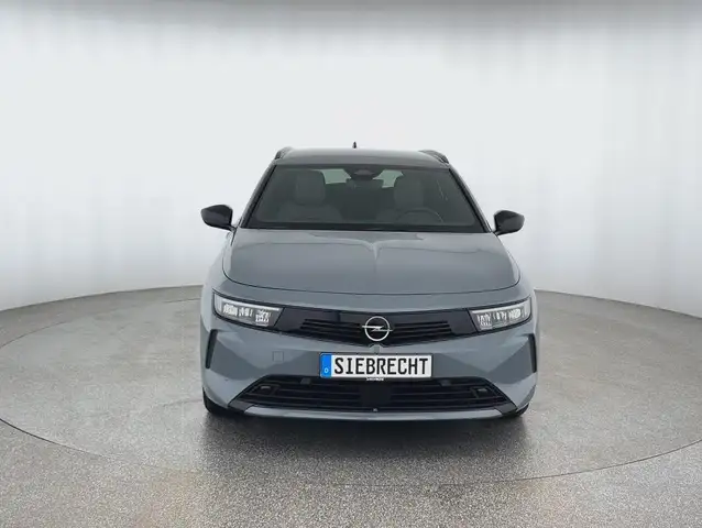 Opel Astra view 2