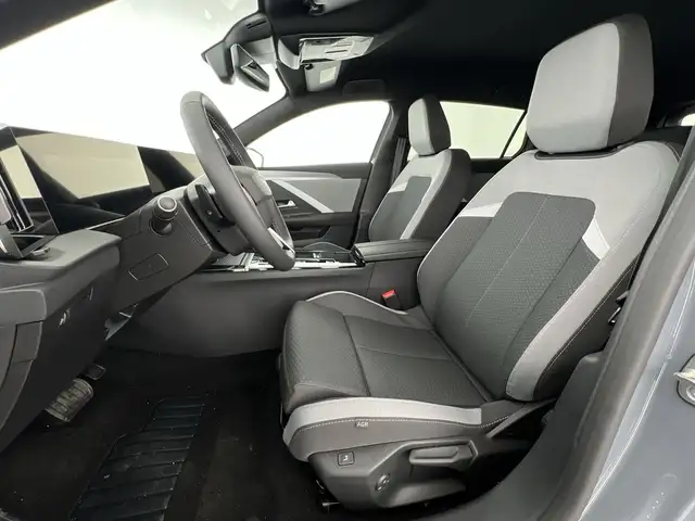 Opel Astra view 8