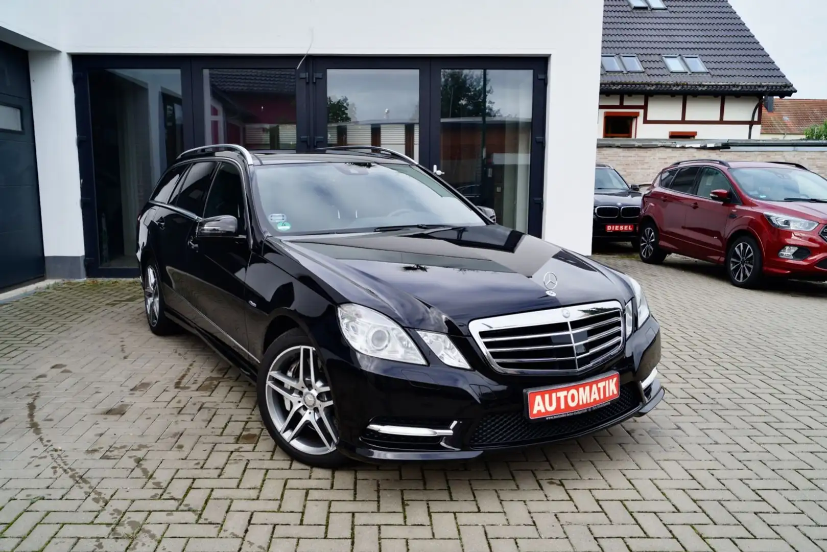 Mercedes-Benz E 500 4Matic AMG-STANDHZG-AHK-ACC-SPUR- Schwarz - 2