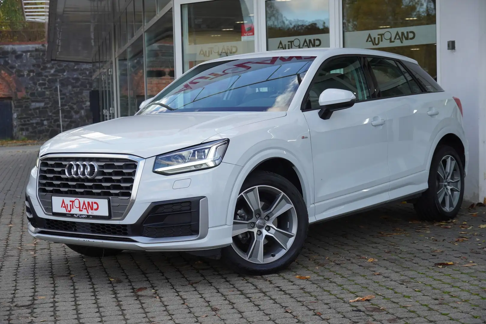Audi Q2 35 1.5 TFSI LED Navi AHK Kamera Tempomat DAB Blanc - 2
