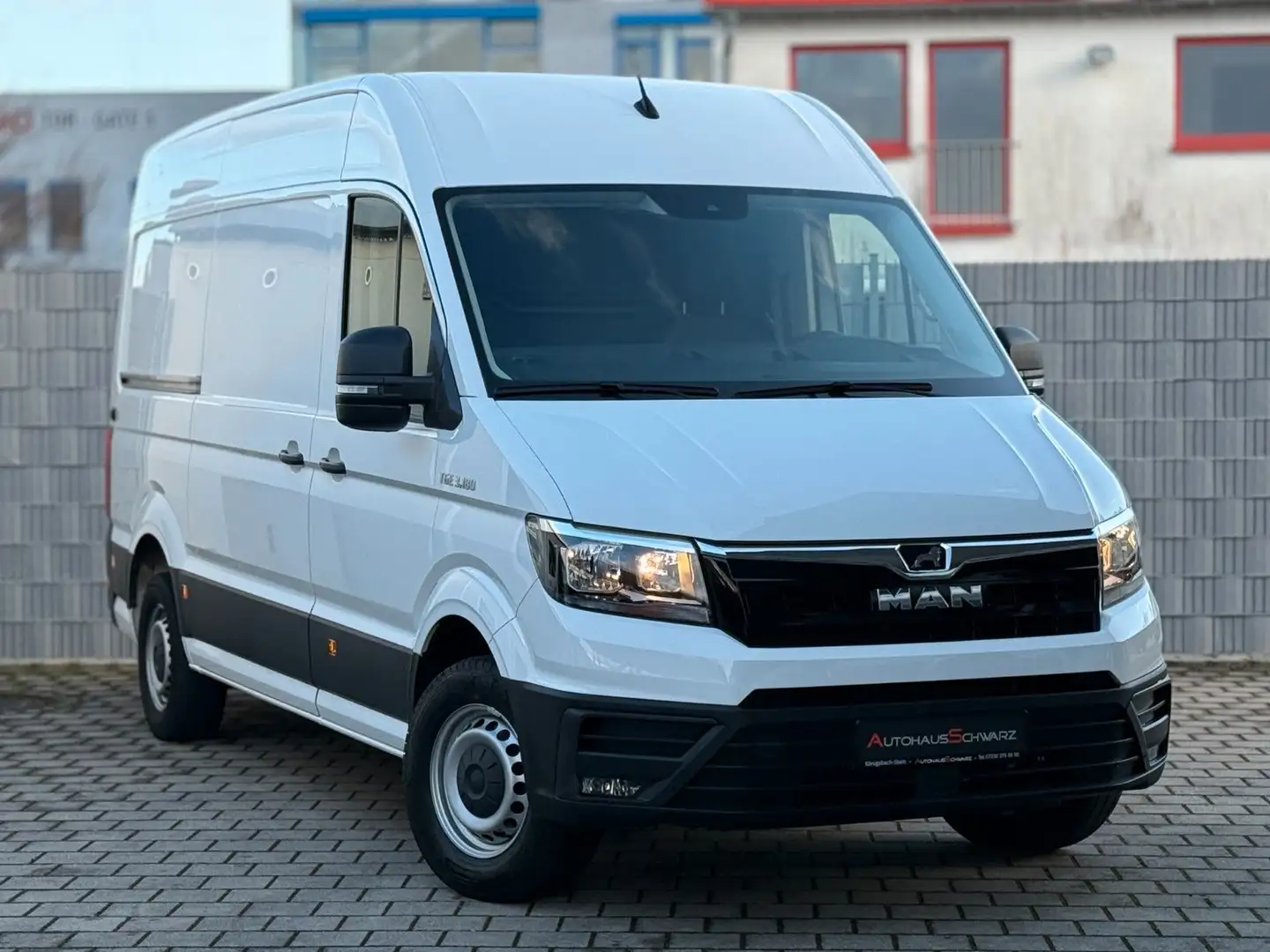 MAN TGE 3.180 Automatik Kamera AHK Navi Klima Weiß - 1