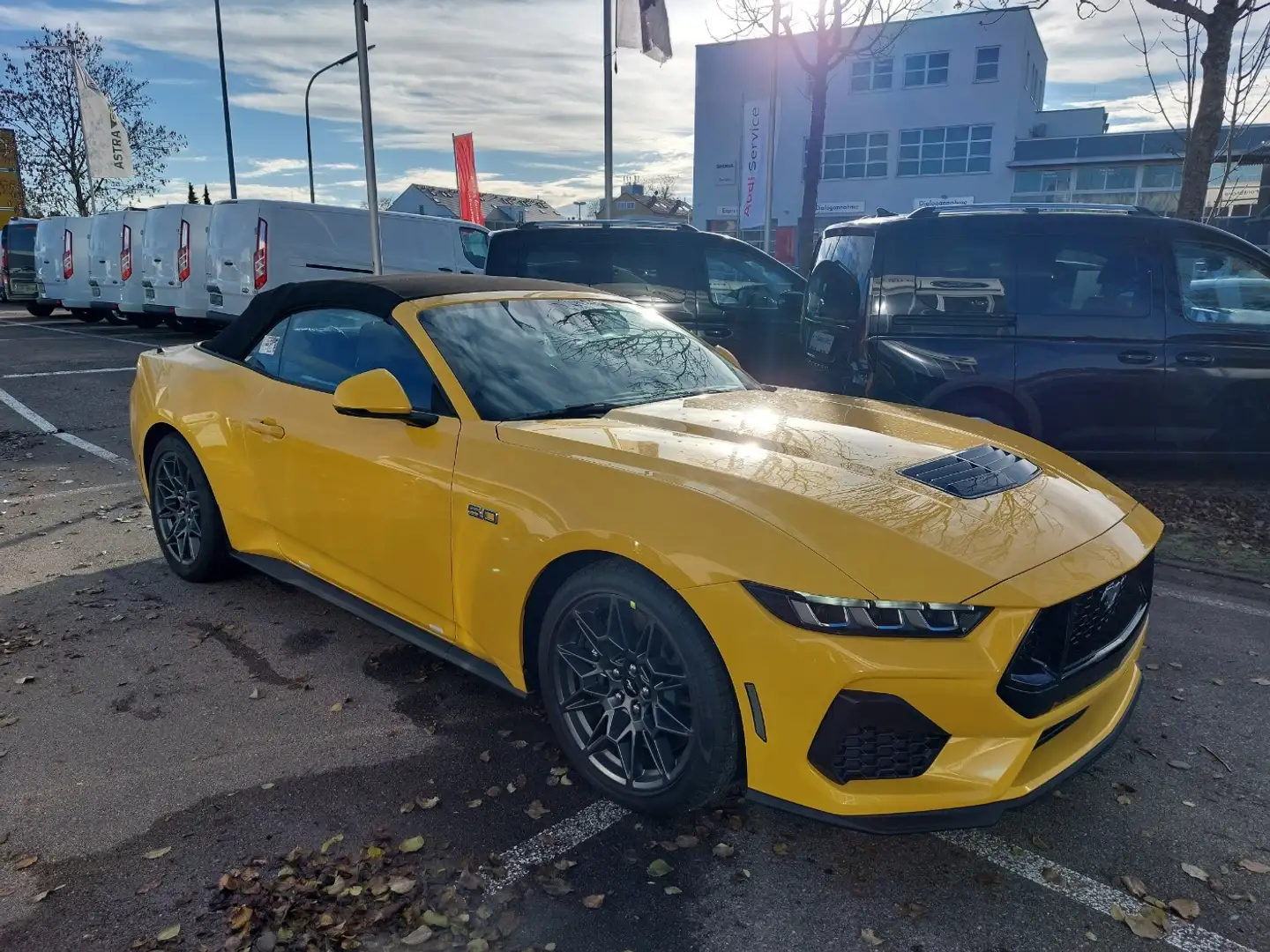 Ford Mustang Convertible GT 5.0 **NEUES MODELL** ACC Gelb - 1