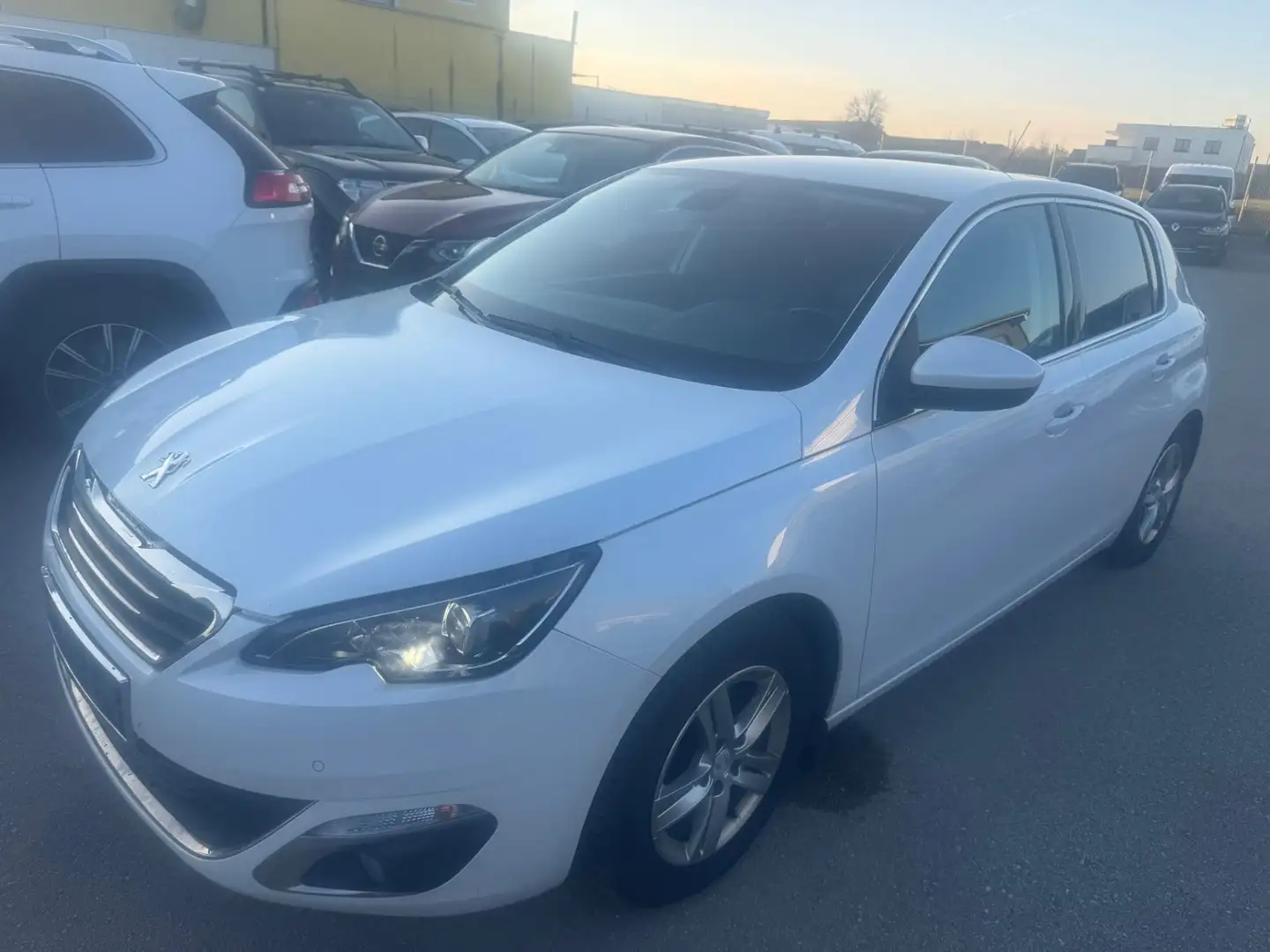 Peugeot 308 Allure Weiß - 1