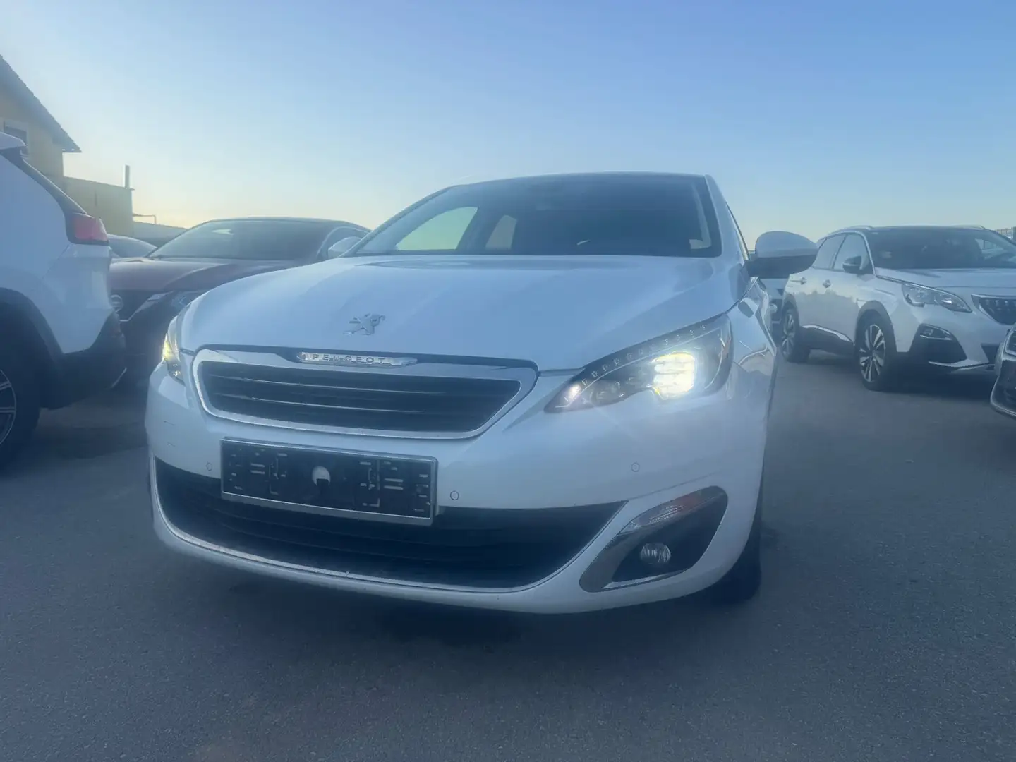 Peugeot 308 Allure Weiß - 2