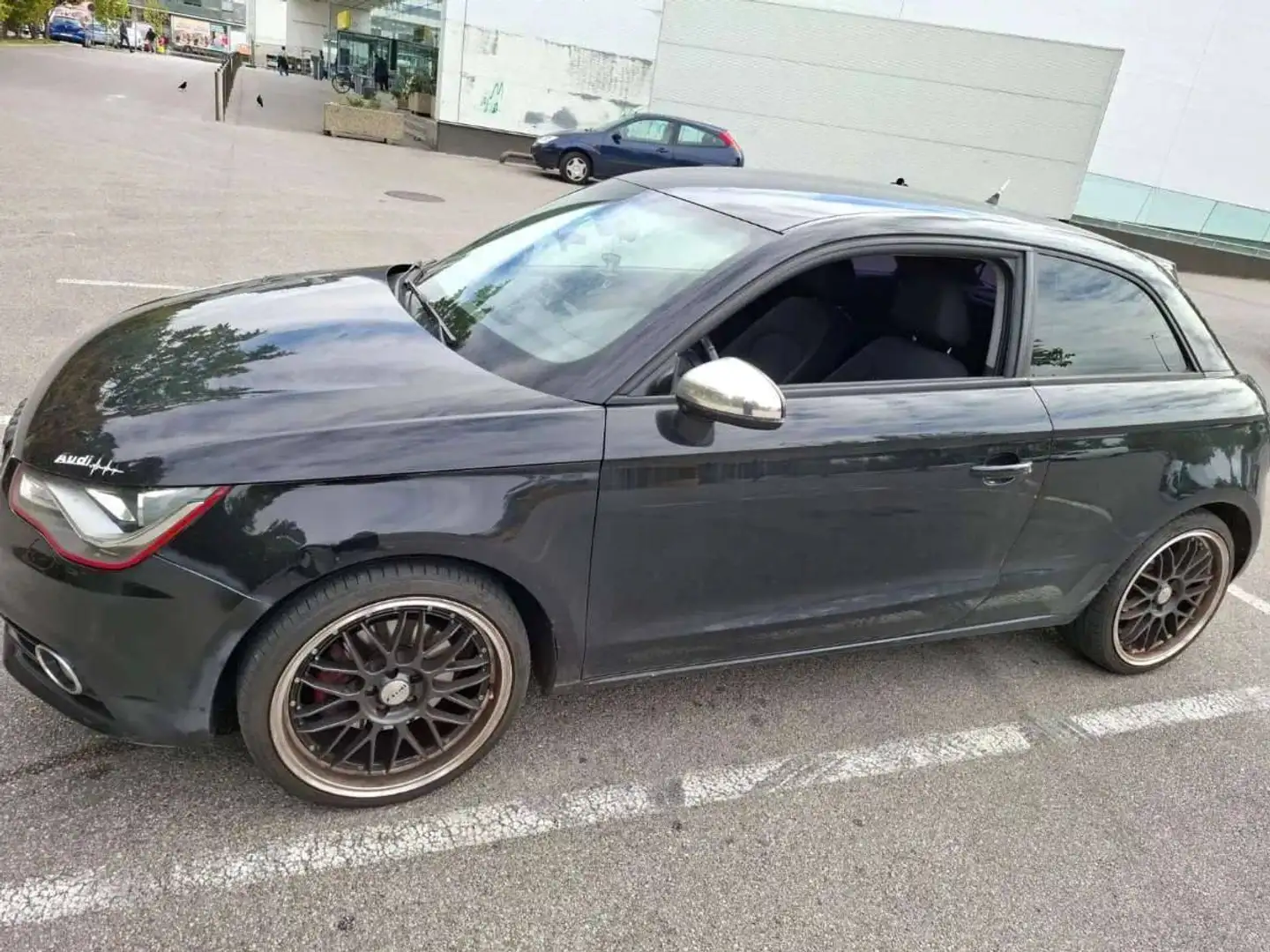 Audi A1 A1 1,6 TDI Attraction Attraction Schwarz - 2