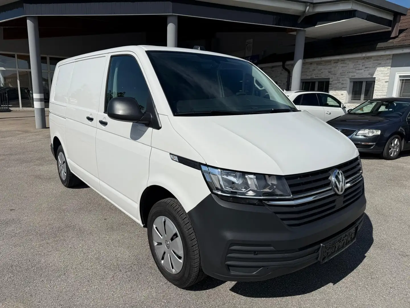 Volkswagen T6.1 Transporter DSG / Navi / RFK / PDC / Tempomat Weiß - 2
