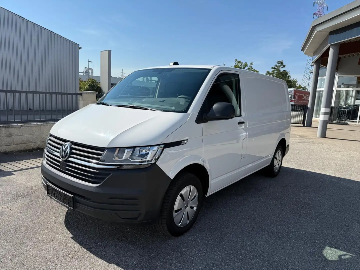 Volkswagen T6.1 Transporter DSG / Navi / RFK / PDC / Tempomat Weiß - 1