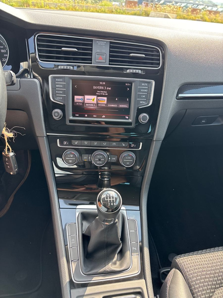 Volkswagen Golf VII 2.0 TDI Highline Xenon ALU Kamera — photo 12