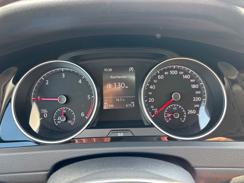 Volkswagen Golf VII 2.0 TDI Highline Xenon ALU Kamera — photo 11