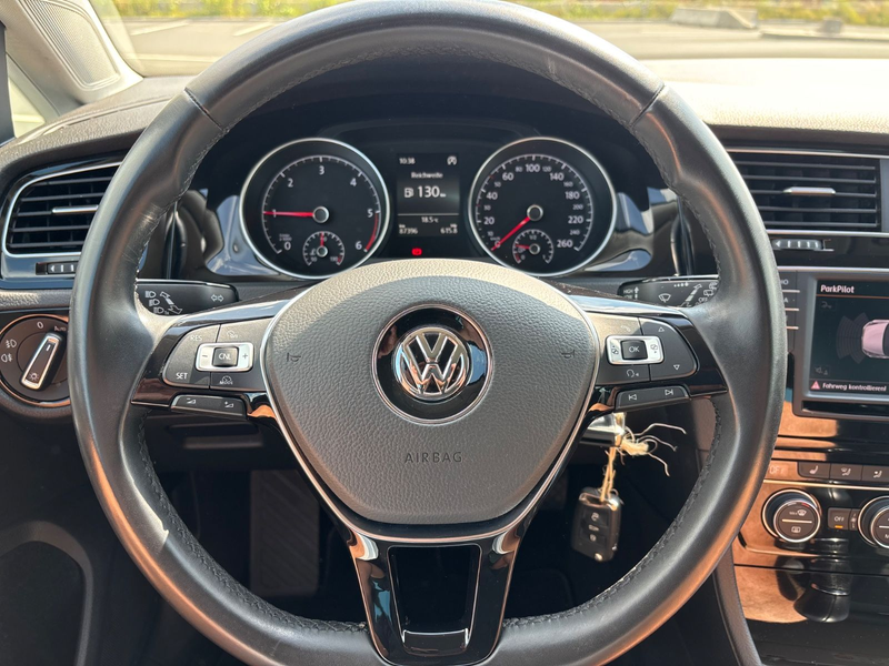 Volkswagen Golf VII 2.0 TDI Highline Xenon ALU Kamera — photo 14
