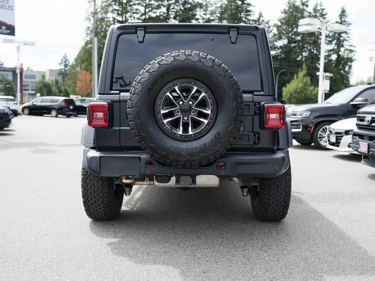 Jeep Wrangler photo Jeep Wrangler