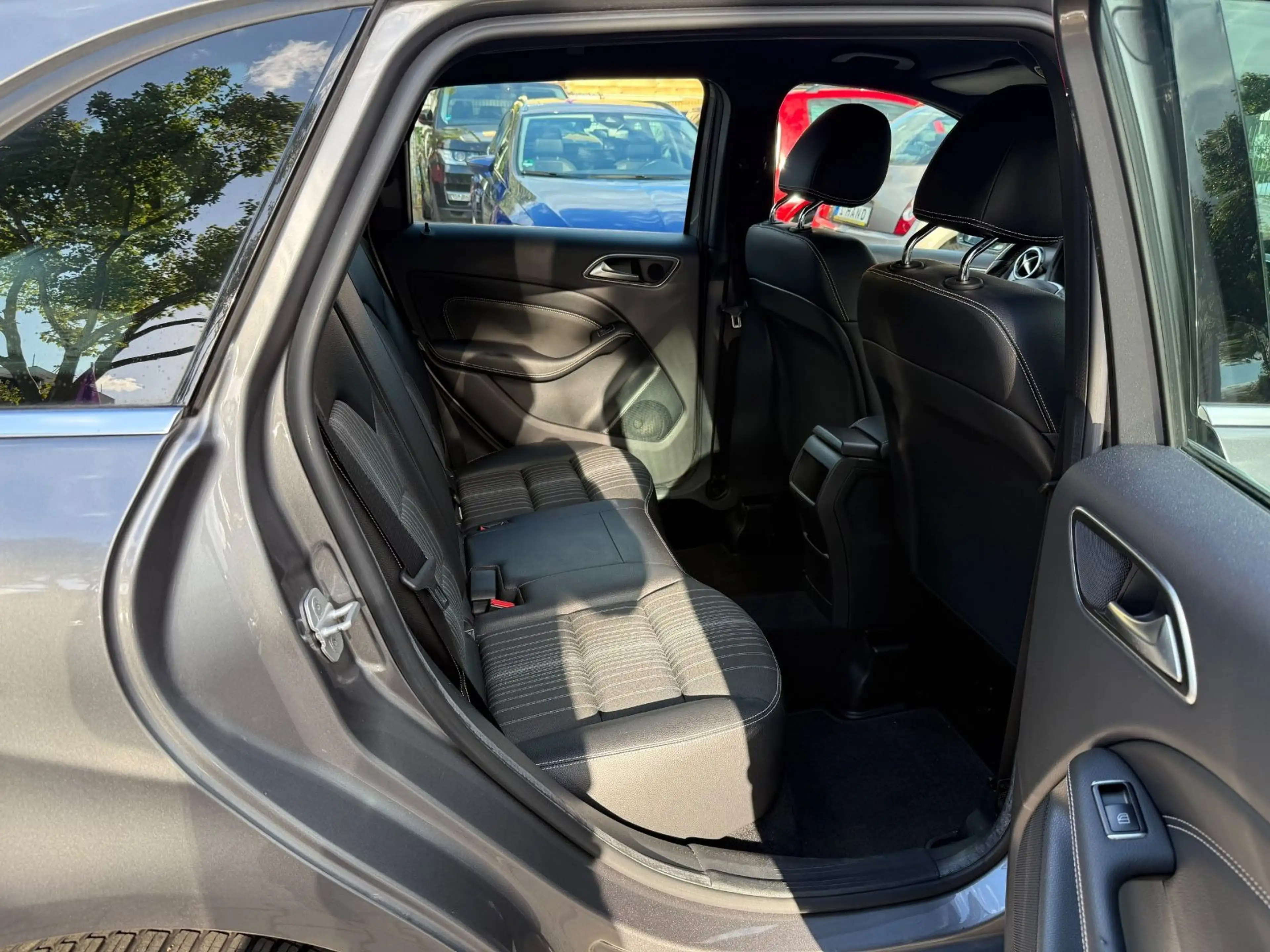 Mercedes-Benz B 180 B B 180 CDI 2.HAND *AUTOMATIK**TEILLEDER* — photo 11
