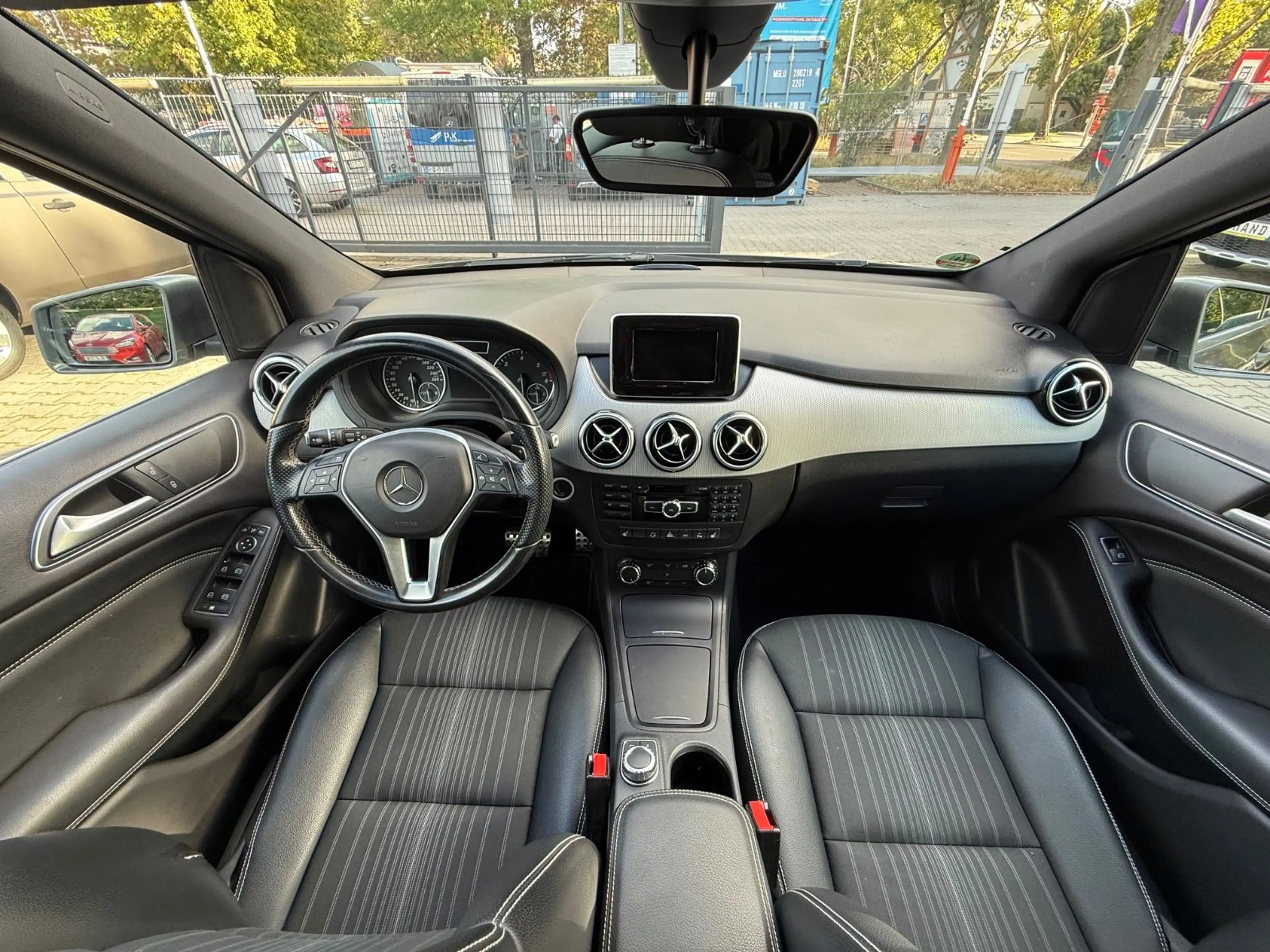Mercedes-Benz B 180 B B 180 CDI 2.HAND *AUTOMATIK**TEILLEDER* — photo 12