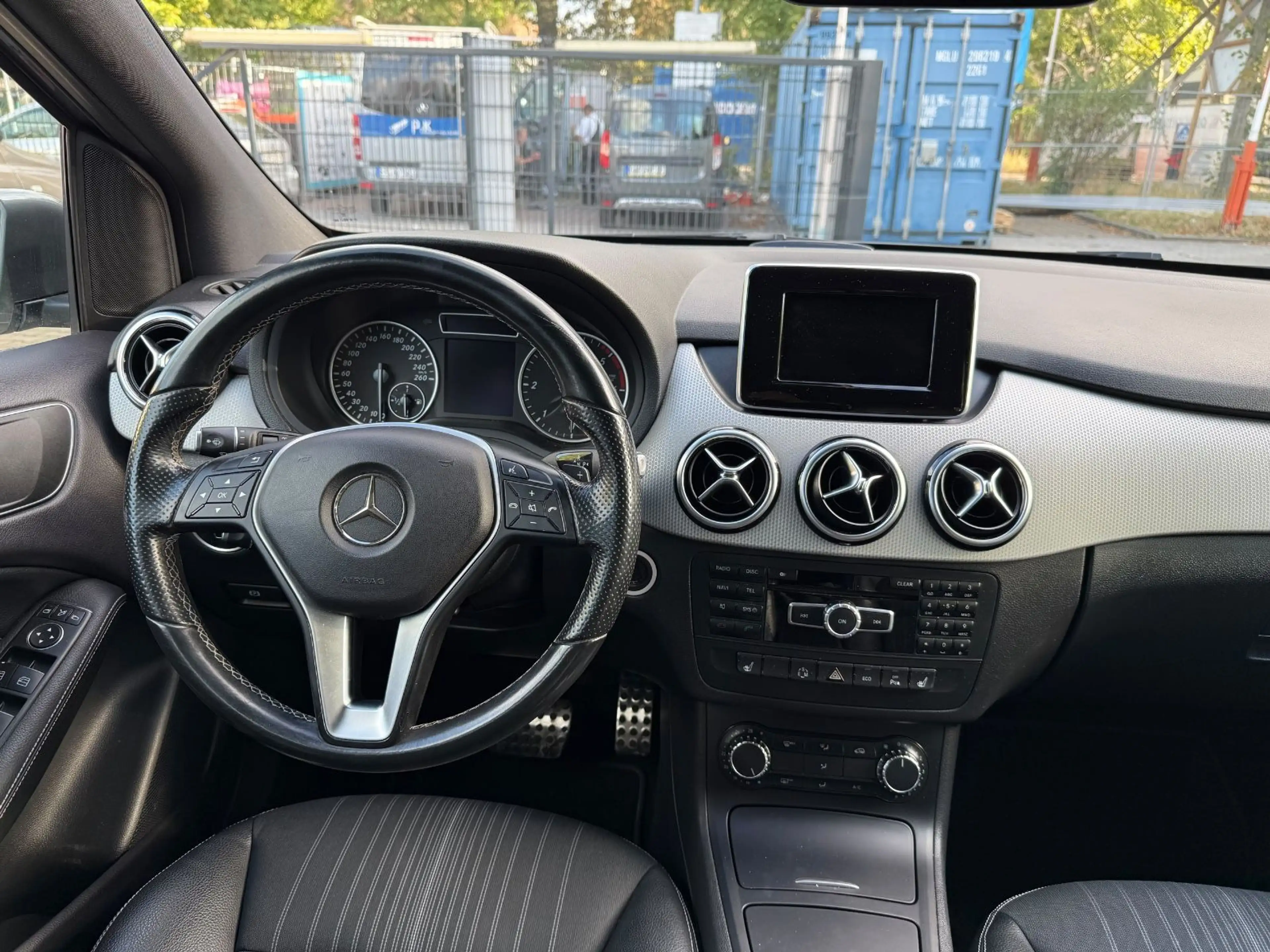 Mercedes-Benz B 180 B B 180 CDI 2.HAND *AUTOMATIK**TEILLEDER* — photo 13