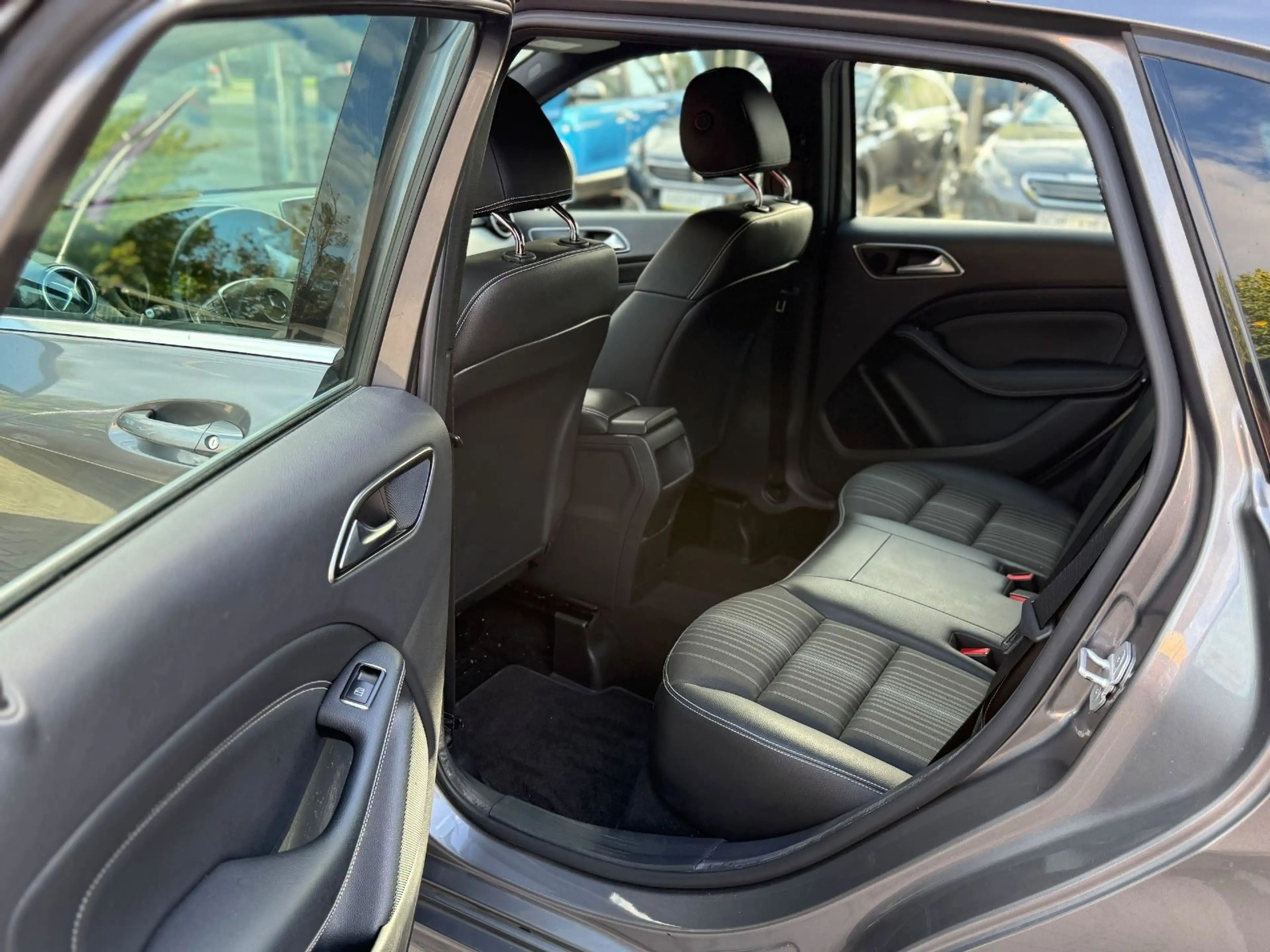 Mercedes-Benz B 180 B B 180 CDI 2.HAND *AUTOMATIK**TEILLEDER* — photo 15