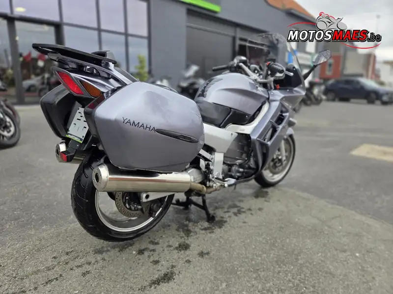 Yamaha FJR 1300 - foto 3