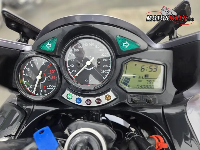 Yamaha FJR 1300 - foto 4