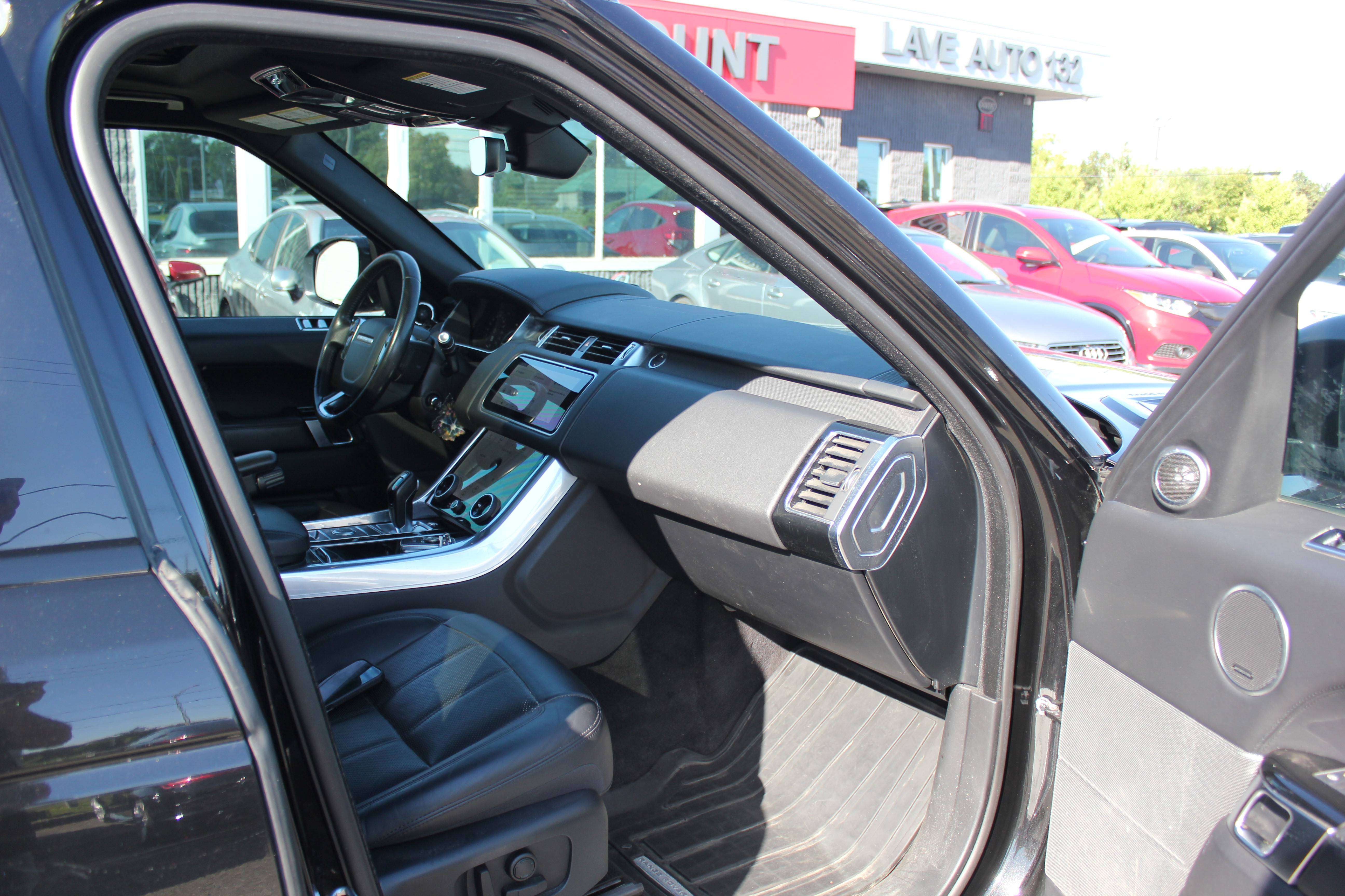 2020 Land Rover Range Rover Sport HSE - Image 13