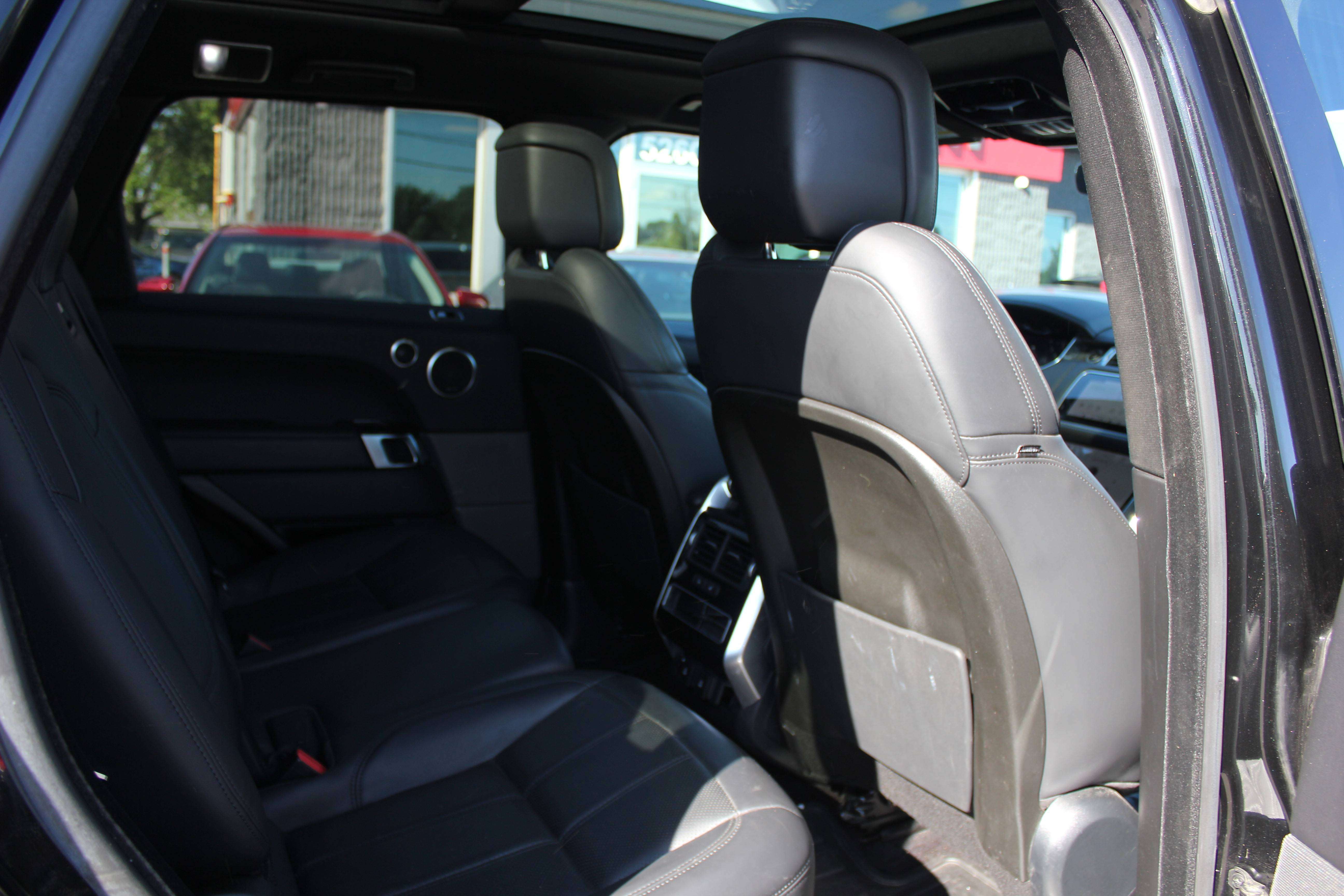 2020 Land Rover Range Rover Sport HSE - Image 16
