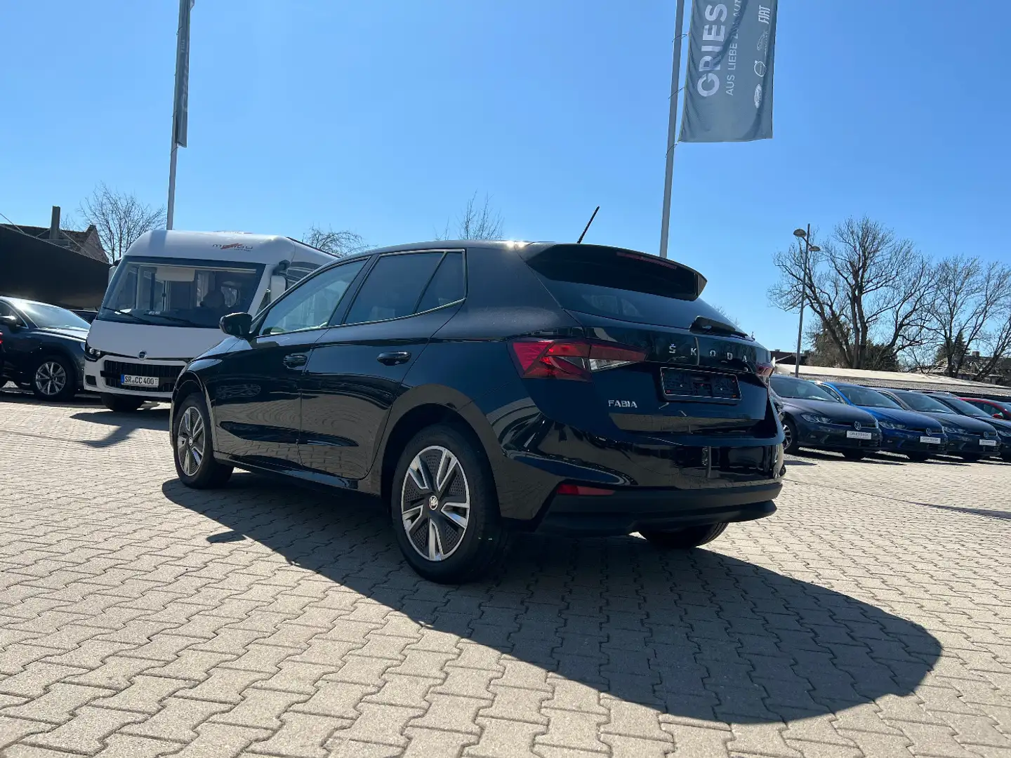 Skoda Fabia 1.0 TSI Ambition *LED Navi Alu PDC Sitzh.* Schwarz - 2