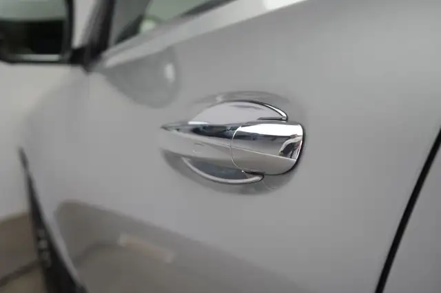 Mercedes-Benz GLS Class view 14