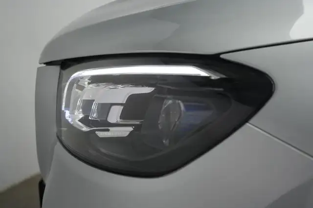 Mercedes-Benz GLS Class view 10